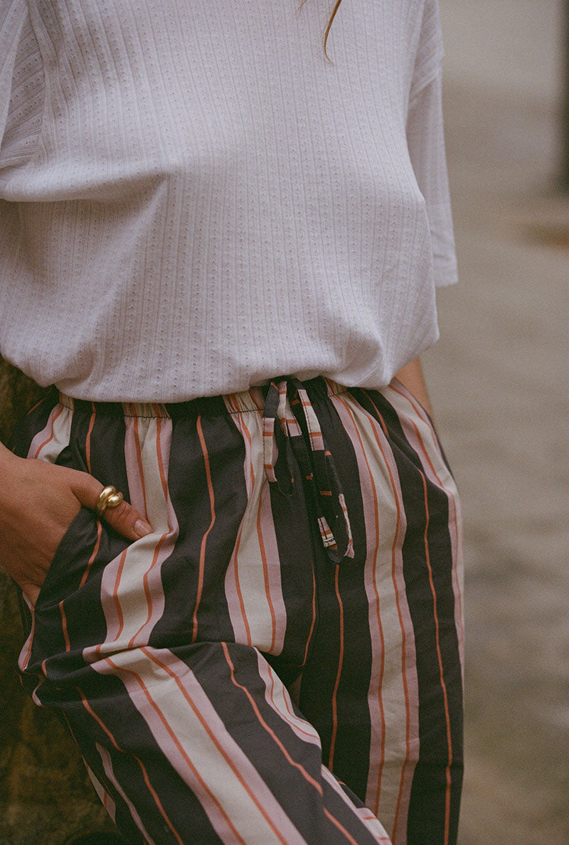Mathilde loose pants in organic cotton - Plum stripes