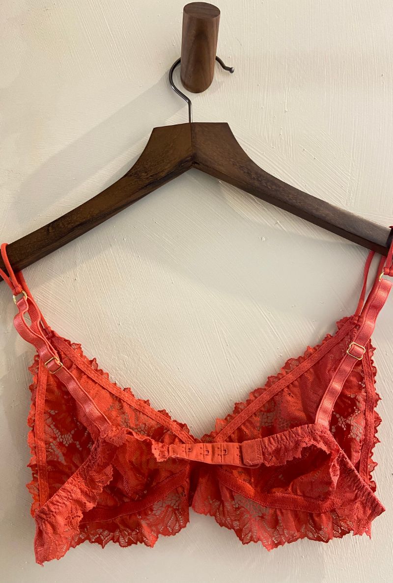 Tiaki Triangle - Lychee Red